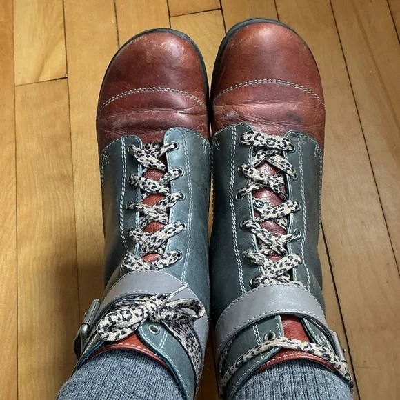 John Fluevog Jenna Two-Tone Lace-Up Leather Boots - Picture 4 of 14